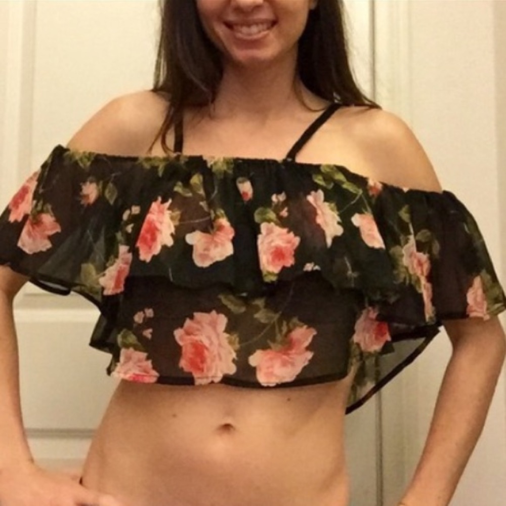 UO Kimchi Blue Black Floral Rose Leaf Crop Cold Shoulder Blouse Top - Picture 6 of 10